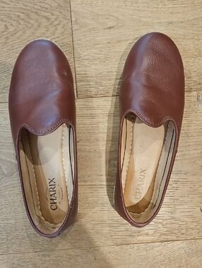 CHARIX Brown Leather Slip-On Loafers
